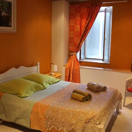 D'hotes Par Hasard * Saint-Bressou (Lot)