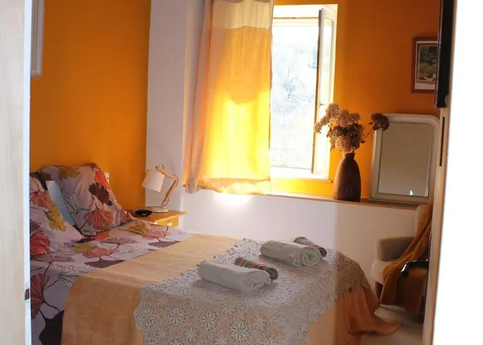 D'hotes Par Hasard Frühstückspension *