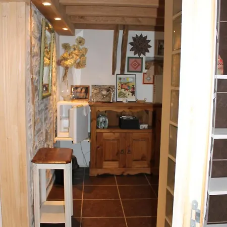 فندق مبيت وإفطار D'hotes Par Hasard Saint-Bressou (Lot)